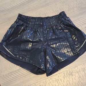 Lululemon Hotty Hot Manifesto shorts *long